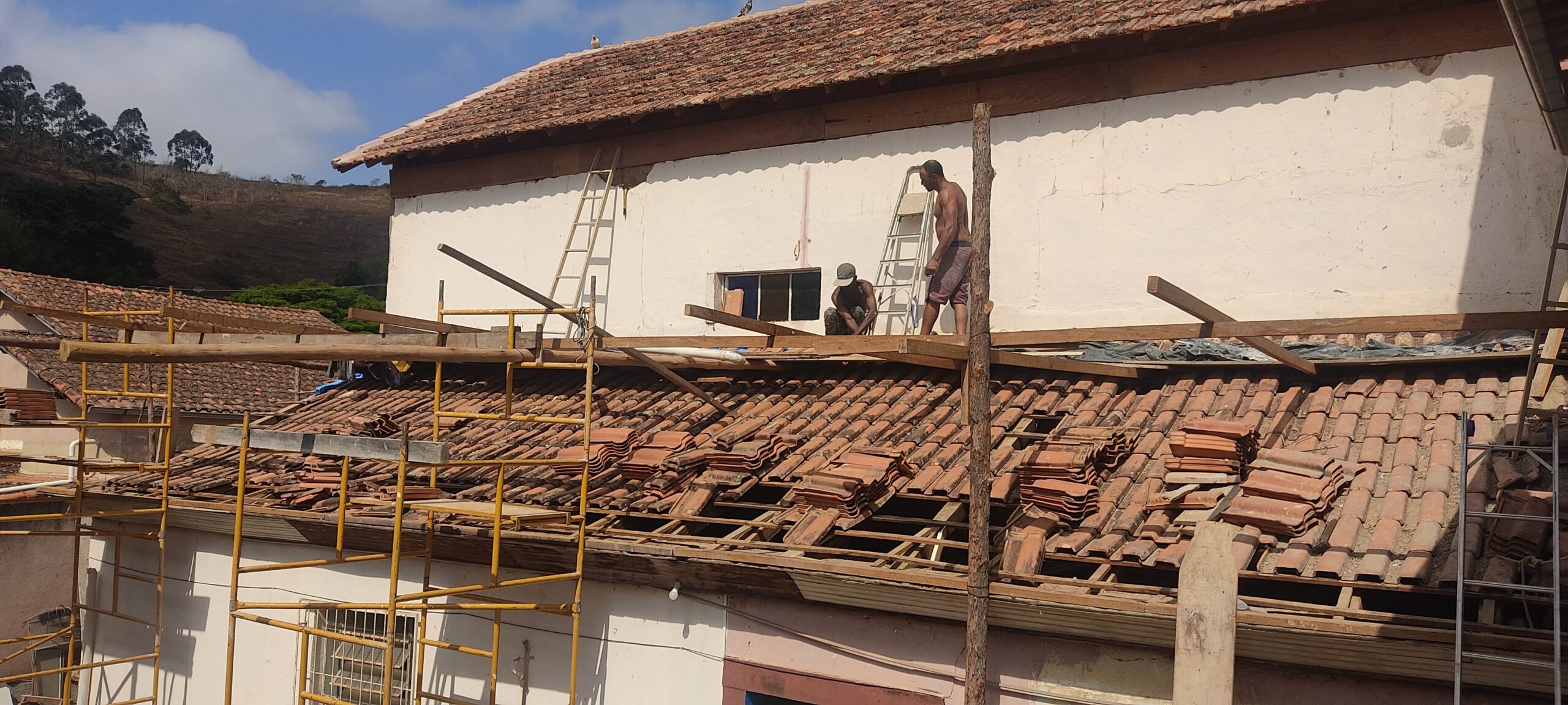 Restauração do Telhado da Igreja Matriz do Divino Espírito Santo — foto 1