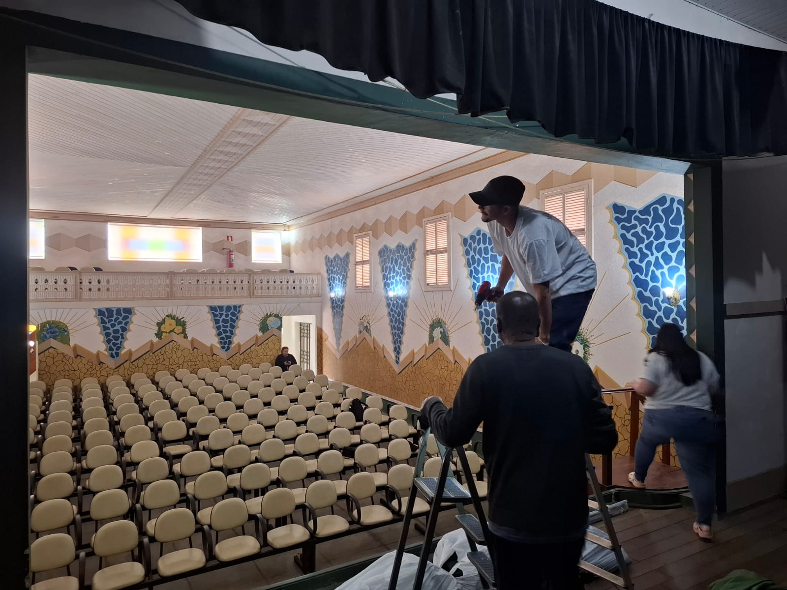 Substituição das Cortinas do Teatro Municipal — foto 1